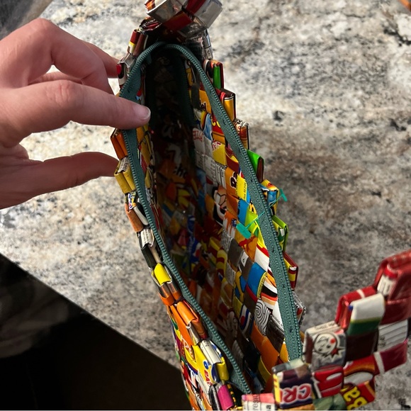 Multicolor Recycled Candy Gum Wrapper Zig Zag Pattern Zipper Purse Bag Zipper - Picture 4 of 6